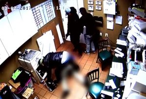 VIDEO – Police Still Investigating Armed Robbery of Green Turtle in La Plata