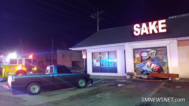 One Injured After Vehicle Crashes Into Restaurant In Lexington Park ...