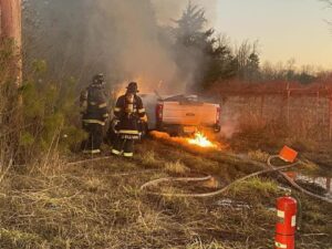 VIDEO: Volunteer Firefighters Respond to Vehicle Fire in Hollywood, No Injuries Reported