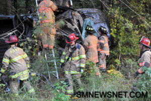 One Injured After Single Vehicle Strikes Multiple Trees in Valley Lee