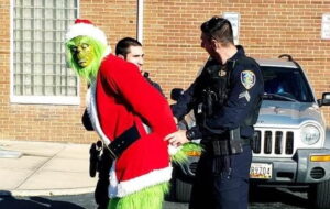 La Plata Police Ensure a Merry Christmas by Catching the Grinch